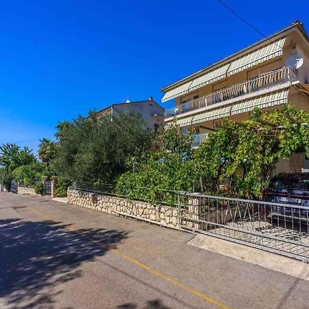 Four-Bedroom Apartment In Crikvenica II Bagian luar foto