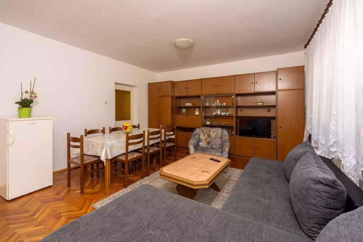 Four-Bedroom Apartment In Crikvenica II Bagian luar foto