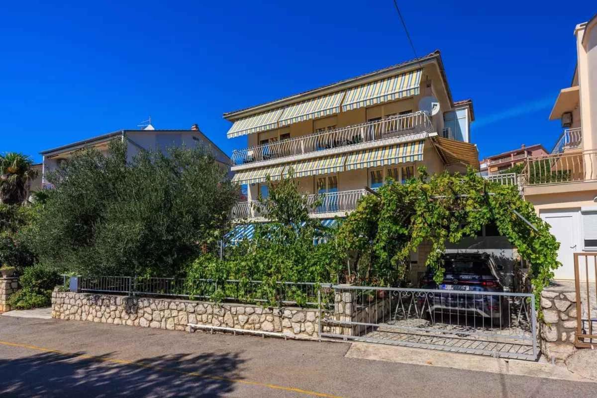 Four-Bedroom Apartment In Crikvenica II Bagian luar foto